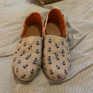 Toms with embroidered anchors